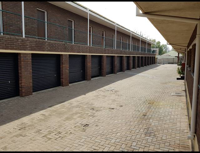2 BEDROOM FLAT FOR SALE IN VEREENIGING CENTRAL